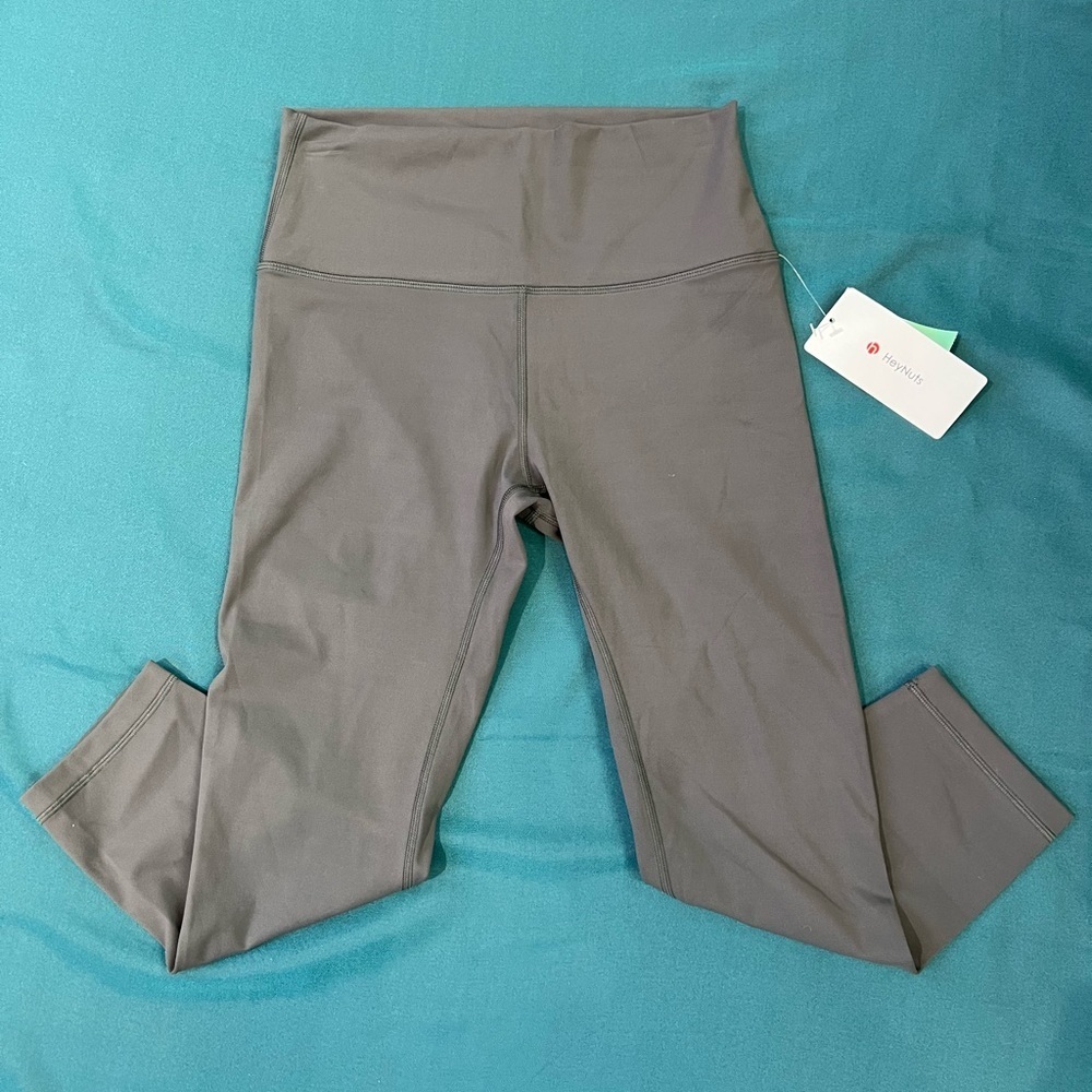 Hey Nuts Essential Yoga Crop Leggings